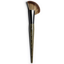 Load image into Gallery viewer, Rose and Ben Beauty : C40.5 Bronzer Brush
