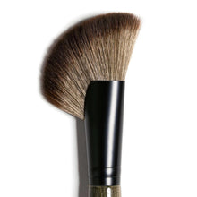 Load image into Gallery viewer, Rose and Ben Beauty : C40.5 Bronzer Brush