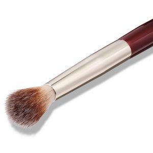 BK Beauty : 202 Defined Crease Brush
